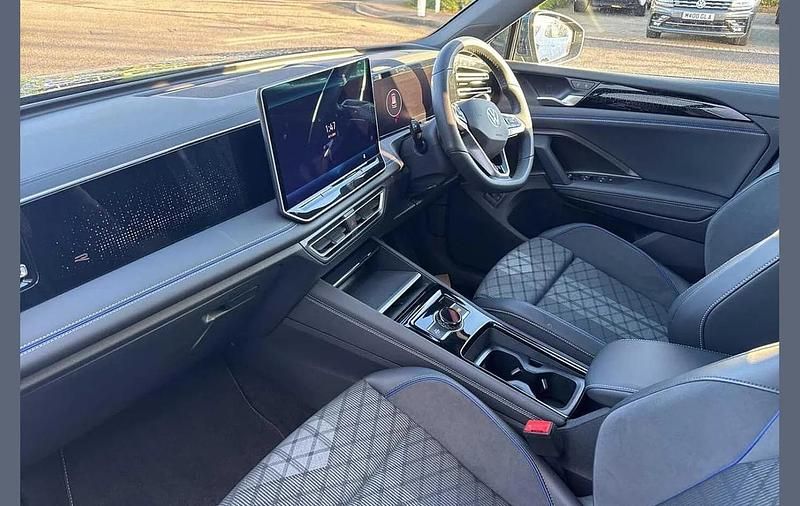 Used VW Tiguan R-line 272 HP (200 kW) 2025 Blue SUV