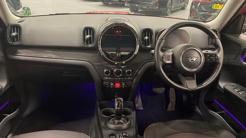 Used Mini Cooper Countryman Classic 134 HP (98 kW) 2021 Red SUV