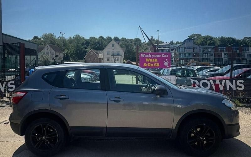 Used Nissan Qashqai Acenta 117 HP (86 kW) 2013 Grey SUV