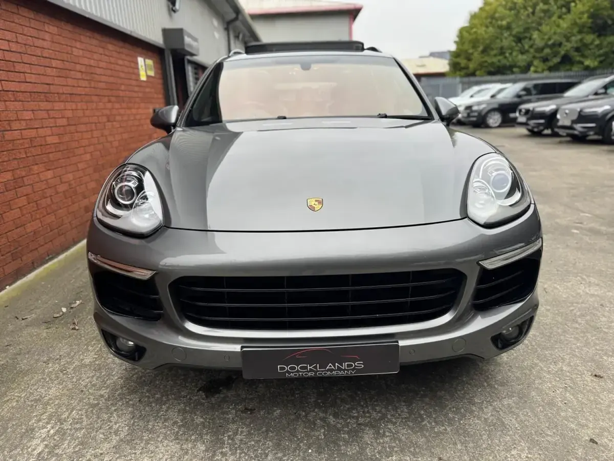 Used Porsche Cayenne 262 HP (192 kW) 2016 Grey SUV
