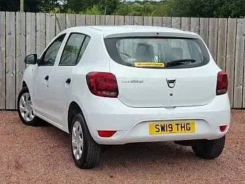 Used Dacia Sandero Essentiel 73 HP (53 kW) 2019 White Hatchback