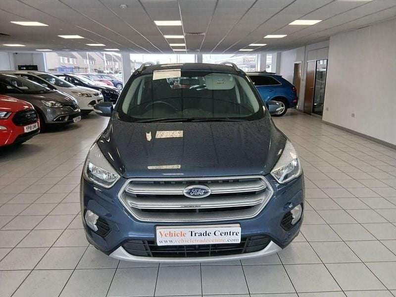 Begagnad Ford Kuga Zetec 120 HK (88 kW) 2019 Blå SUV