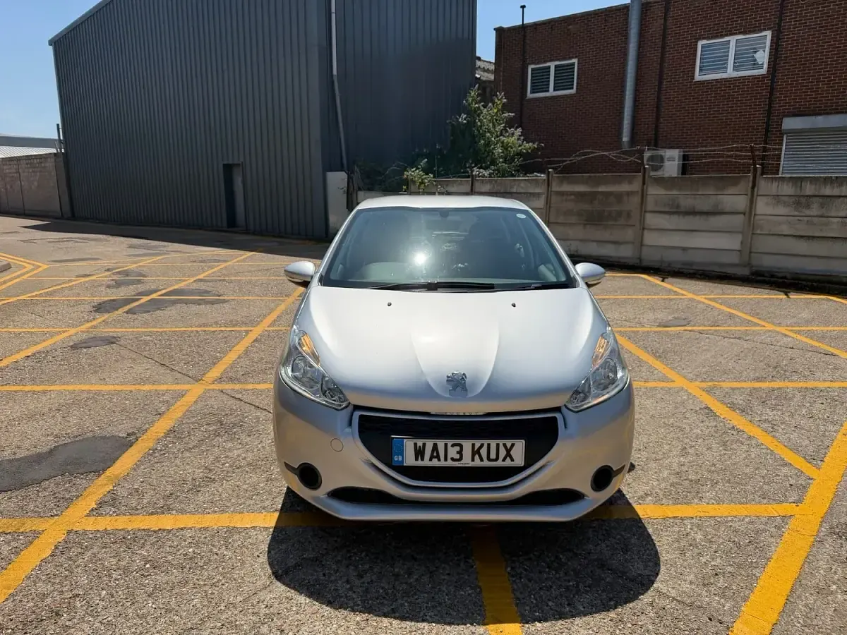 Used Peugeot 208 Access 82 HP (60 kW) 2013 Silver Hatchback