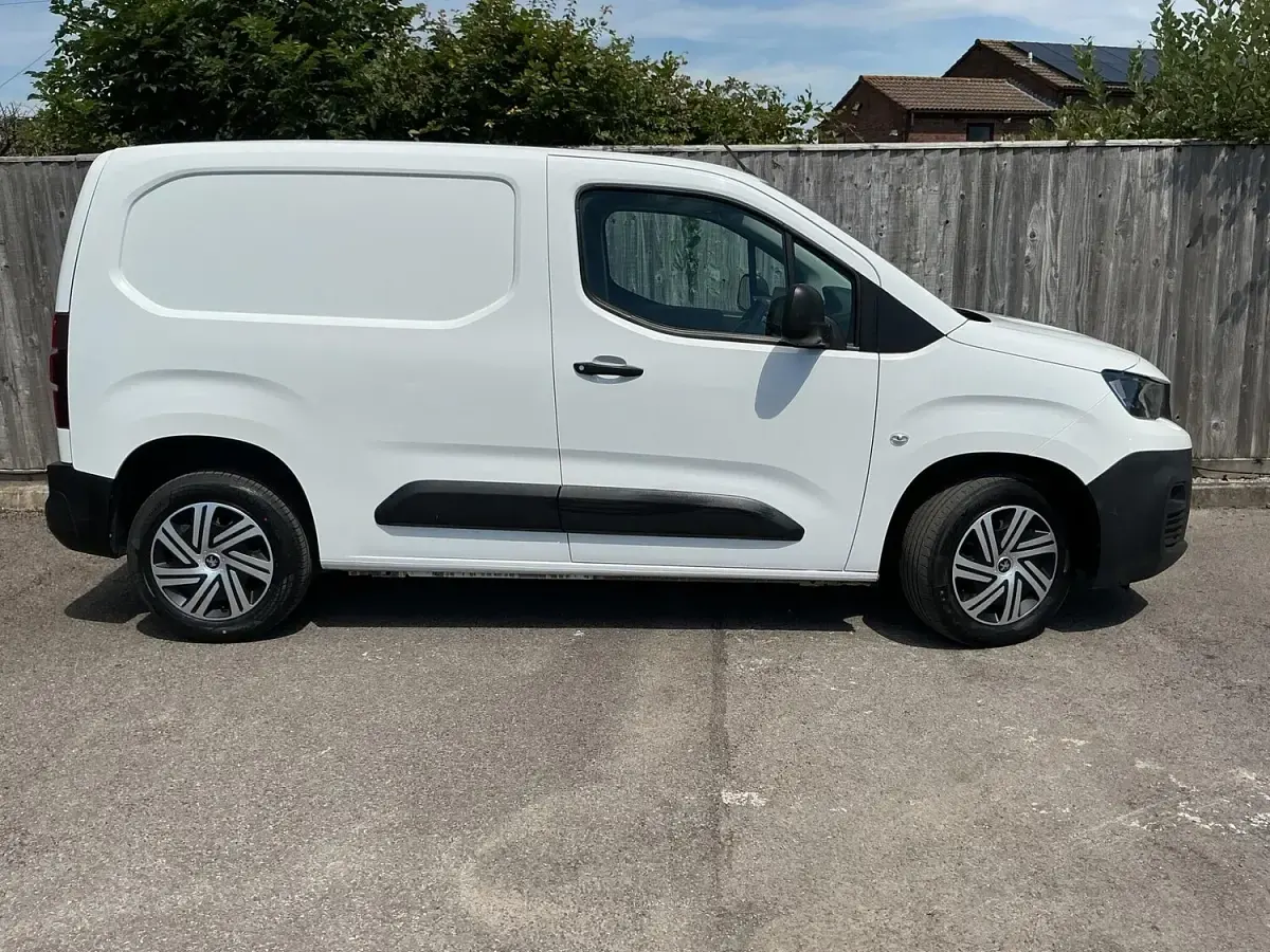 Used Peugeot Partner S 2020 White MPV