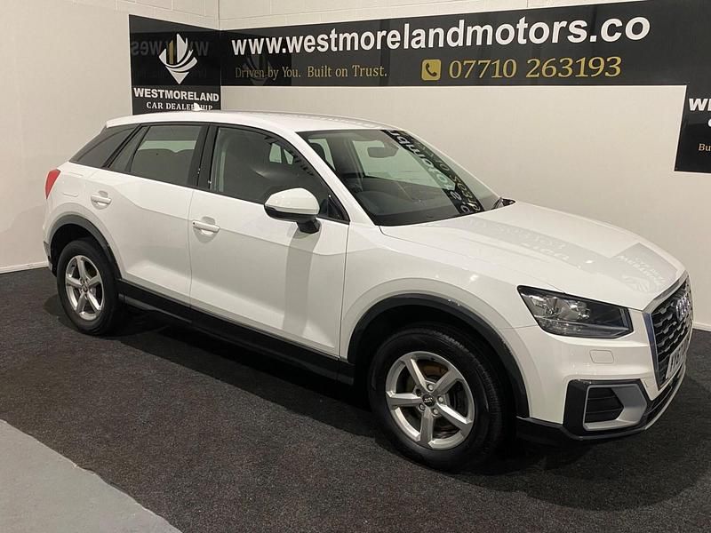 Used Audi Q2 Comfort 115 HP (84 kW) 2017 White SUV