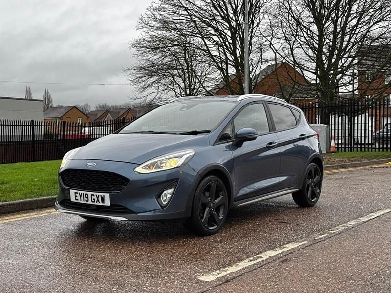 Used Ford Fiesta Active 100 HP (73 kW) 2019 Blue Hatchback