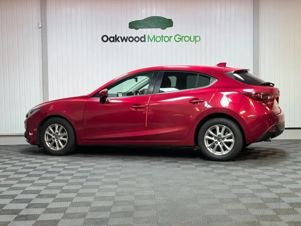 Used Mazda 3 165 HP (121 kW) 2015 Red Hatchback