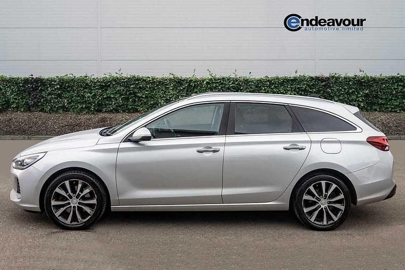 Used Hyundai i30 Premium SE 140 HP (102 kW) 2018 Silver Estate