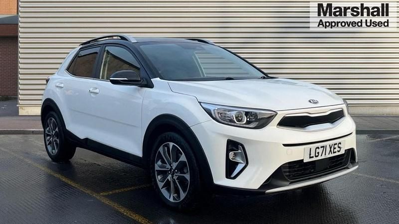 White Used 2021 Kia Stonic SUV | £12,495 (Fair price) - Image 1/4