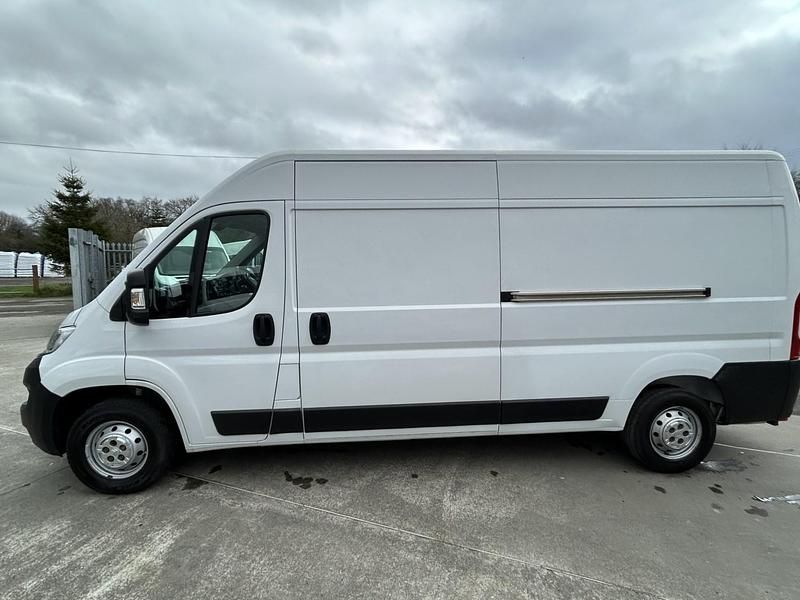 Used Citroën Relay 140 HP (102 kW) 2022 White Van