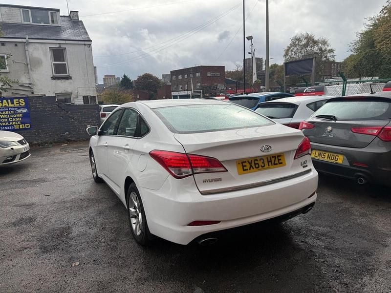 Used Hyundai i40 Active 115 HP (84 kW) 2013 White Sedan