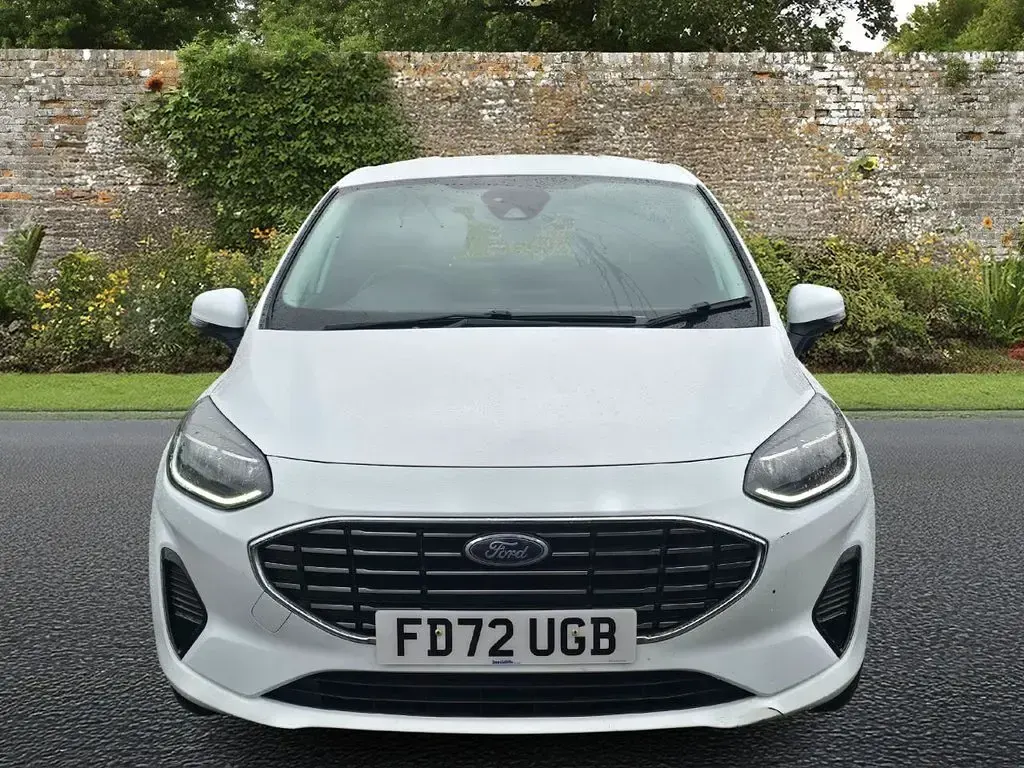 Used Ford Fiesta Titanium 125 HP (91 kW) 2023 White Hatchback