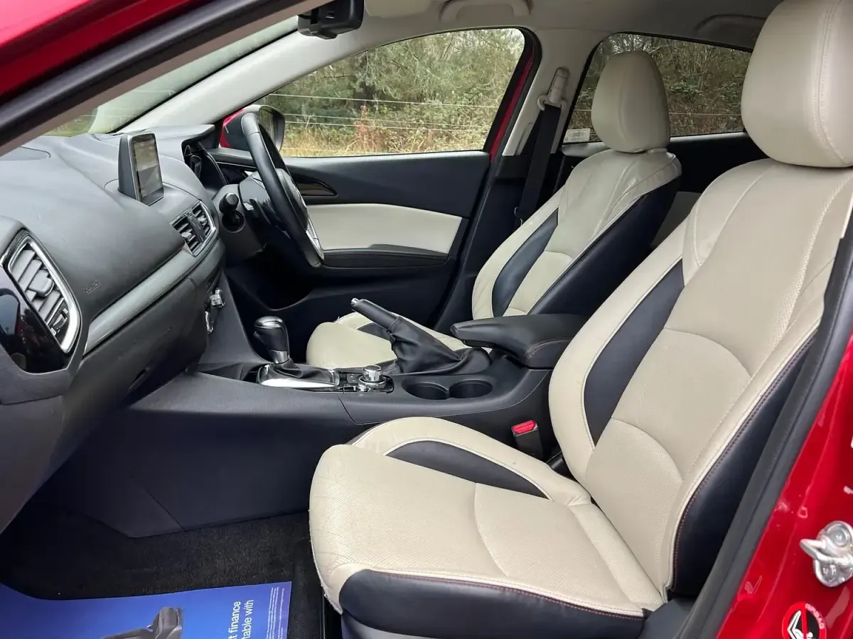 Used Mazda 3 Inclusive 2013 Red Hatchback