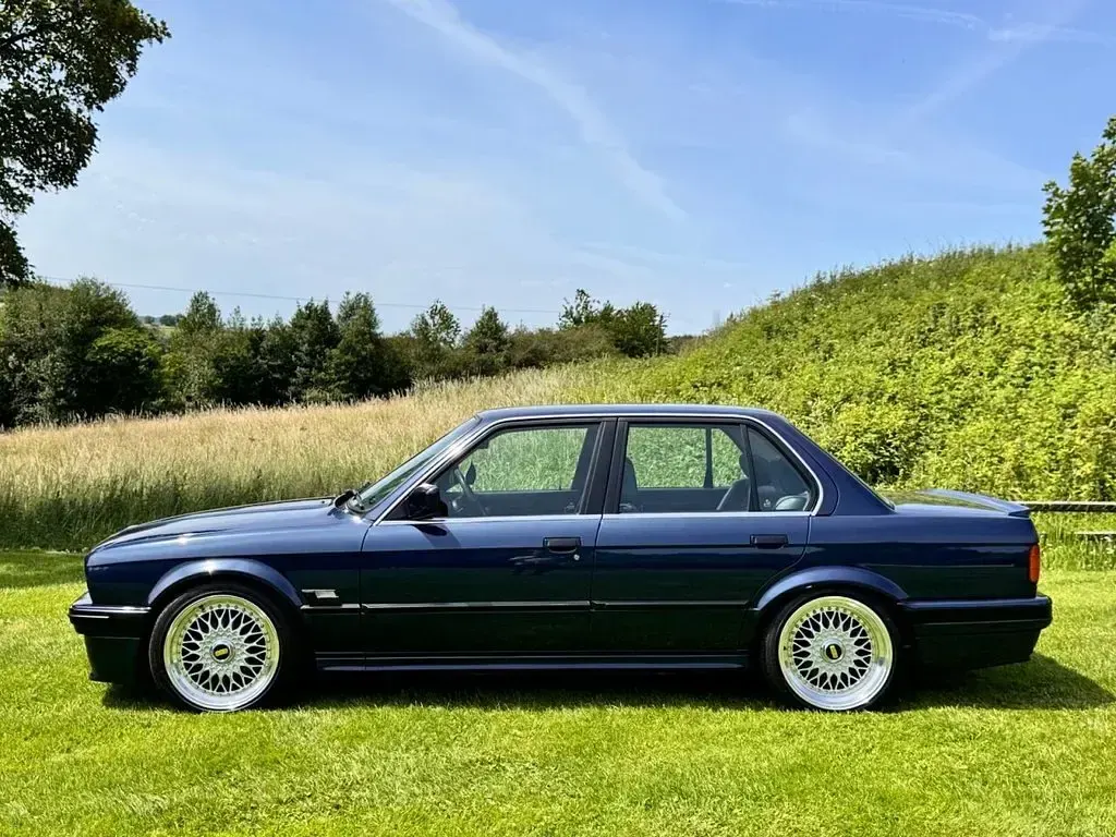 Used BMW 320 150 HP (110 kW) 1990 Blue Sedan