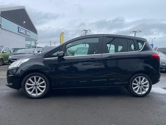 Usado Ford B-MAX Titanium 105 HP (77 kW) 2017 Preto Monovolume