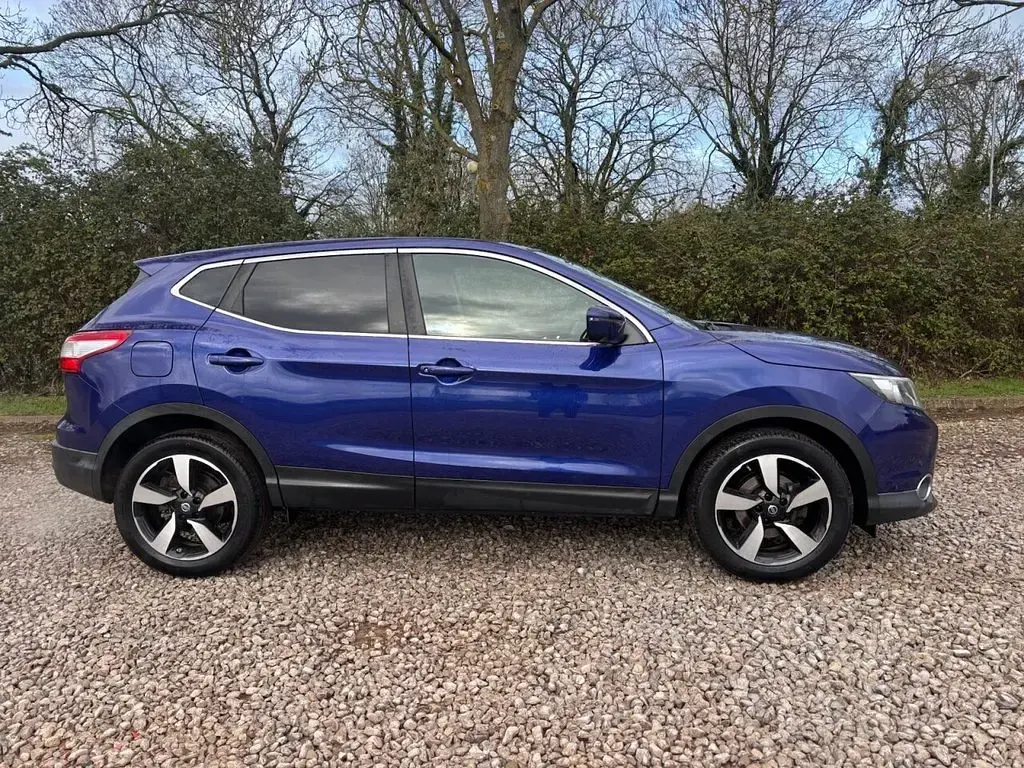 Used Nissan Qashqai N-TEC 115 HP (84 kW) 2015 Blue SUV