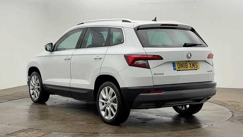 Used Skoda Karoq 110 HP (80 kW) 2018 Moon white metallic SUV
