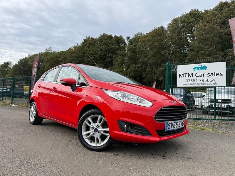 Red Used 2015 Ford Fiesta Zetec Hatchback | £5,495 (Fair price) - Image 1/4