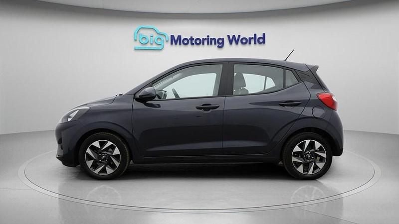Used Hyundai i10 Advanced 67 HP (49 kW) 2023 Grey Hatchback