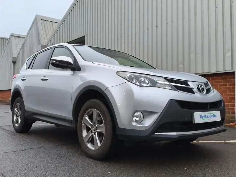 Usado Toyota RAV4 Business Edition 124 HP (91 kW) 2015 Prateado SUV
