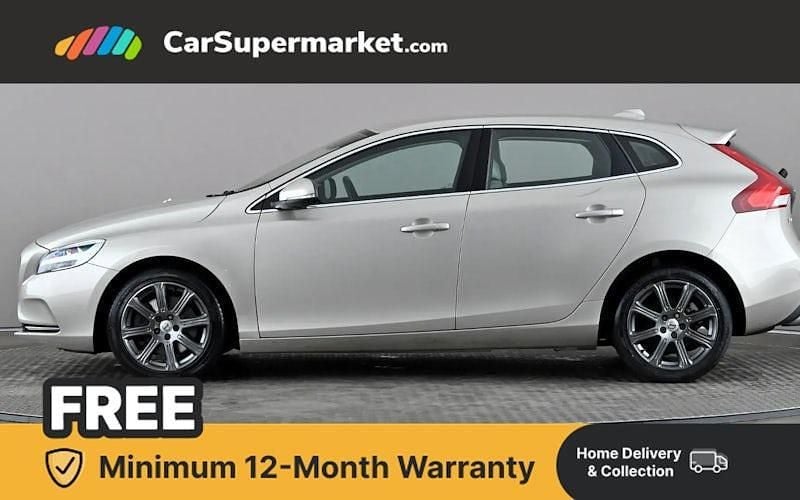 Used Volvo V40 Inscription 152 HP (111 kW) 2018 Gold Hatchback