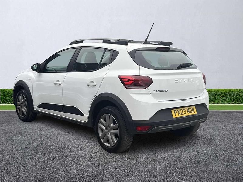 Used Dacia Sandero Expression 90 HP (66 kW) 2023 White Hatchback