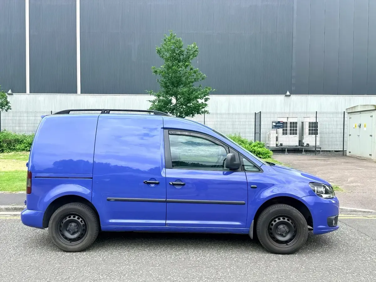 Used VW Caddy 69 HP (50 kW) 2009 Blue MPV