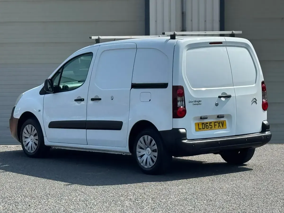 Used Citroën Berlingo 75 HP (55 kW) 2015 White MPV