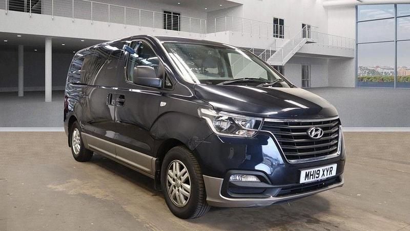 Blue Used 2019 Hyundai I800 SE MPV | £16,990 (Fair price) - Image 1/3