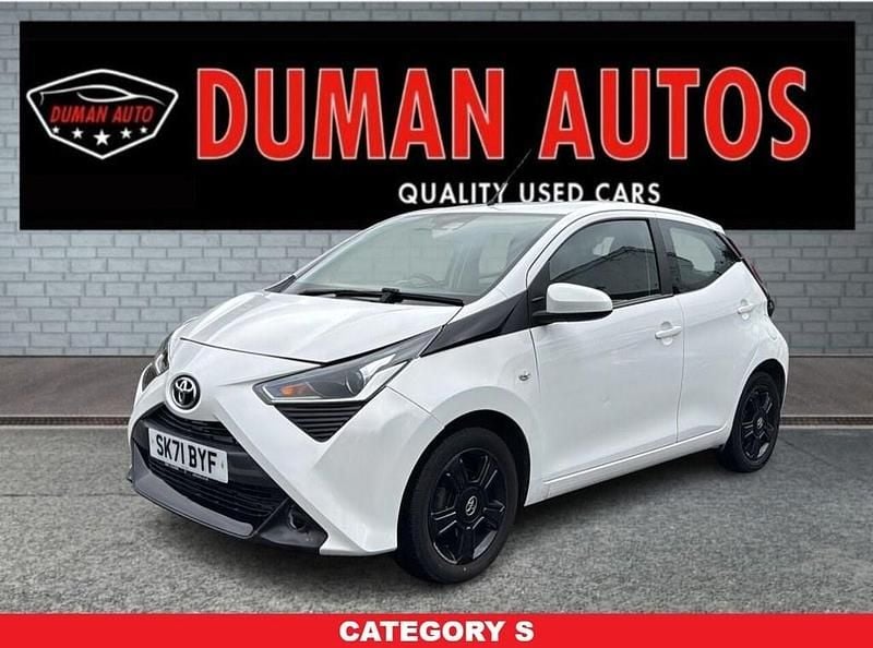 Used Toyota Aygo X-play 71 HP (52 kW) 2021 White Hatchback