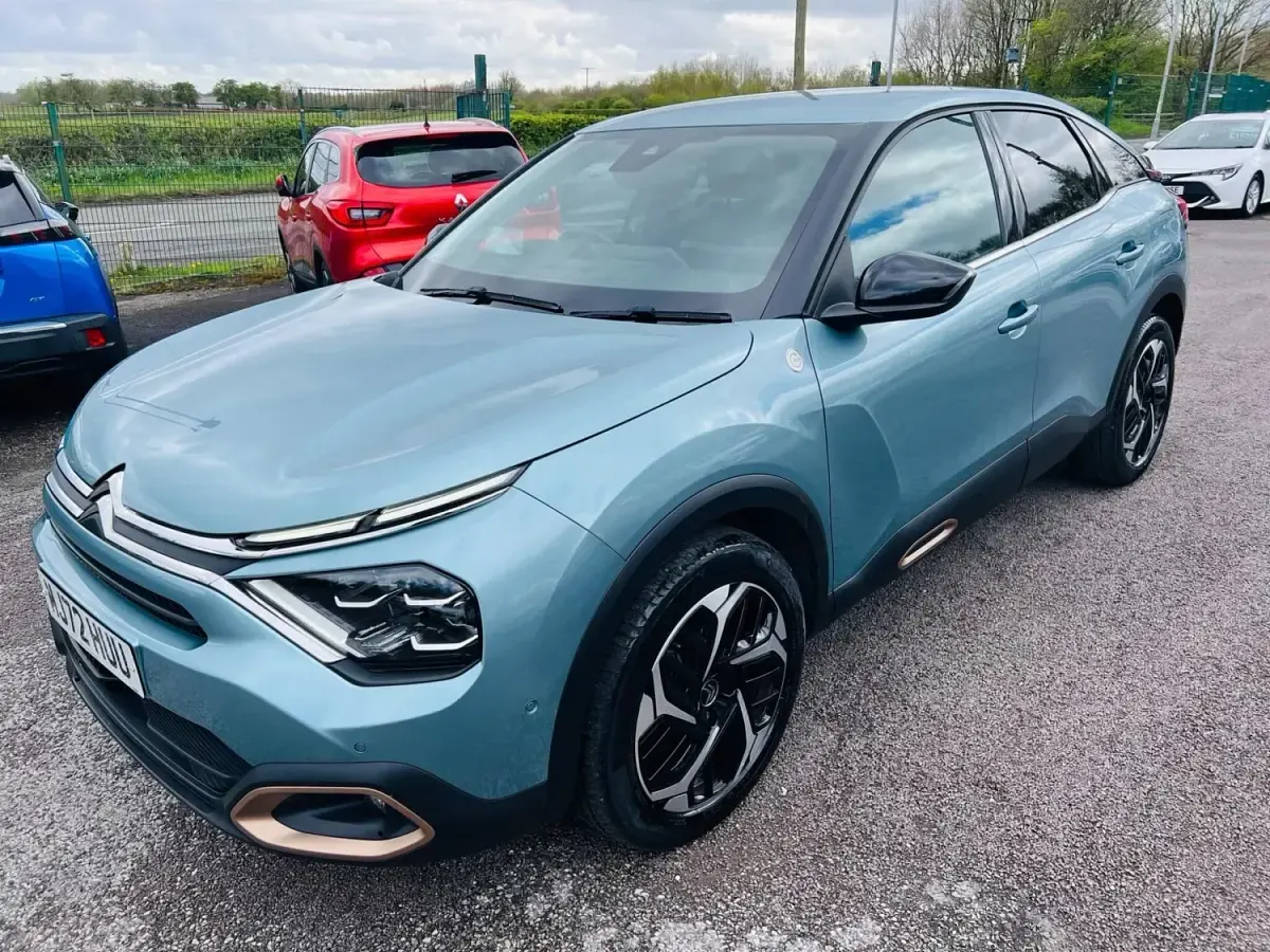 Käytetty Citroën C4 PureTech 2022 Sininen Viistoperä