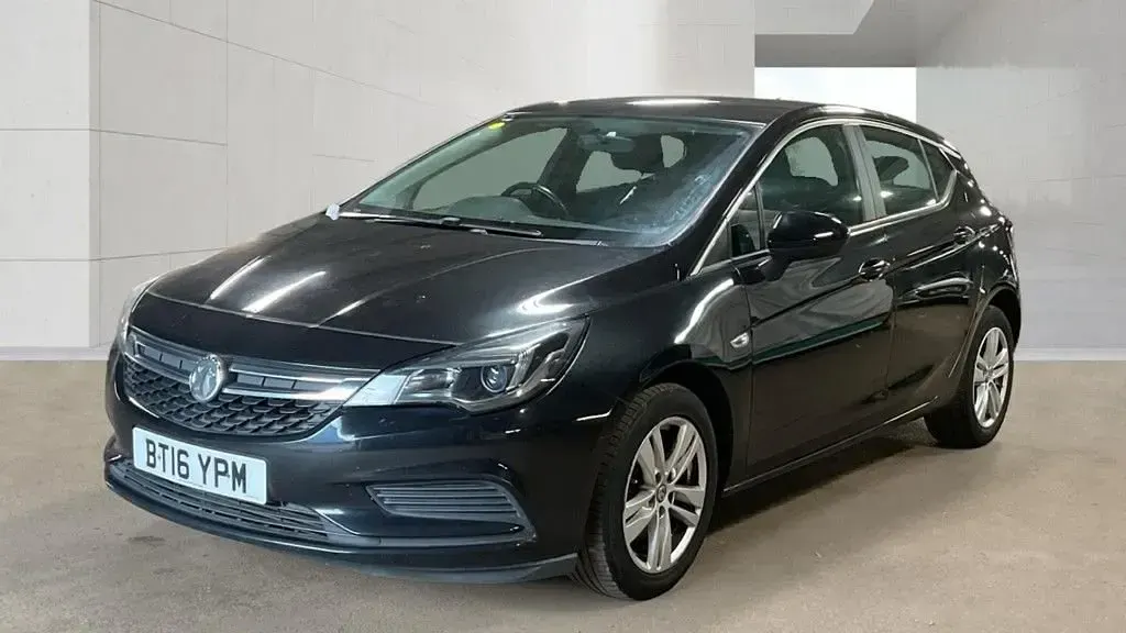Used Vauxhall Astra S 110 HP (80 kW) 2016 Black Hatchback