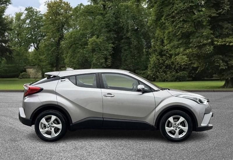 Second-hand Toyota C-HR 116 CP (85 kW) 2018 Argintiu SUV