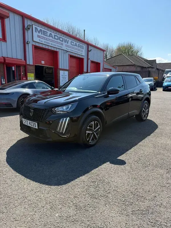 Second-hand Peugeot 2008 Active 2023 Negru SUV