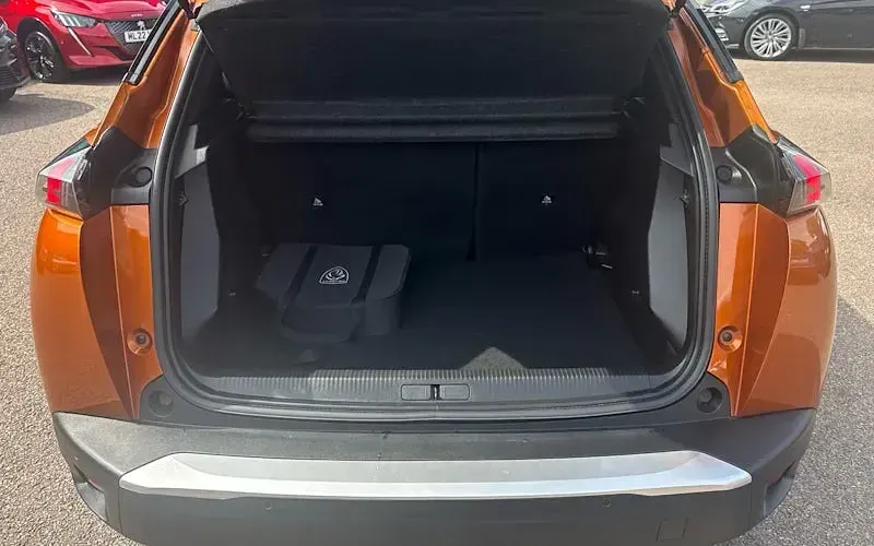 Used Peugeot e-2008 Active+ 100 kW (136 HP) 2023 SUV