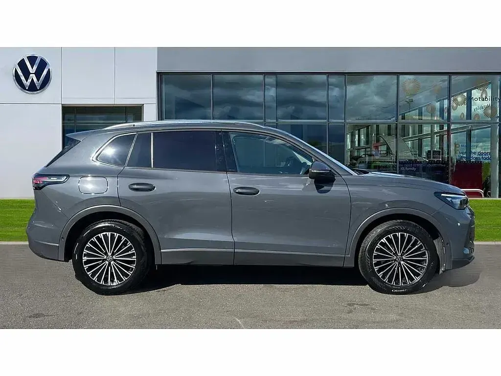 Used VW Tiguan Match 150 HP (110 kW) 2024 Dolphin grey metallic SUV
