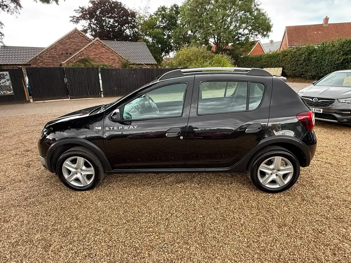 Used Dacia Sandero Lauréate 2014 Black Hatchback