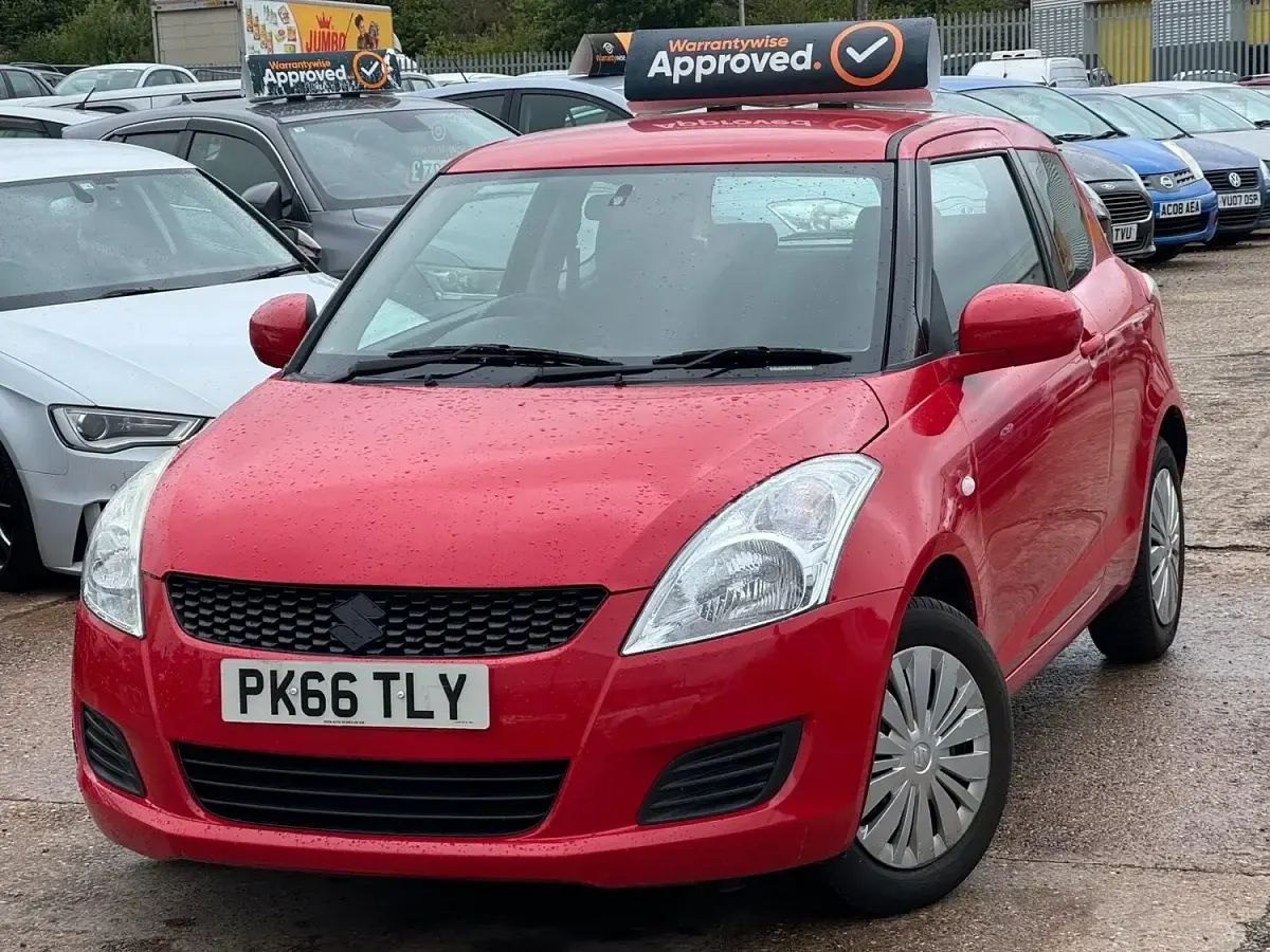 Used Suzuki Swift 94 HP (69 kW) 2016 Red Hatchback