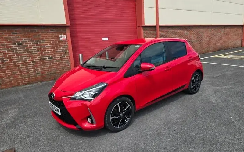 Used Toyota Yaris Design 111 HP (81 kW) 2018 Red Hatchback