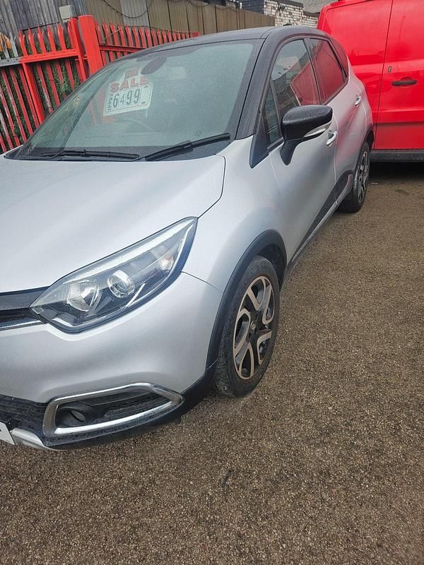 Used Renault Captur Signature 90 HP (66 kW) 2017 Silver SUV