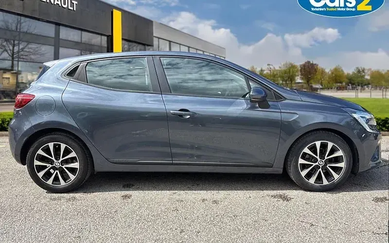 Used Renault Clio Iconic 90 HP (66 kW) 2022 Grey  Hatchback
