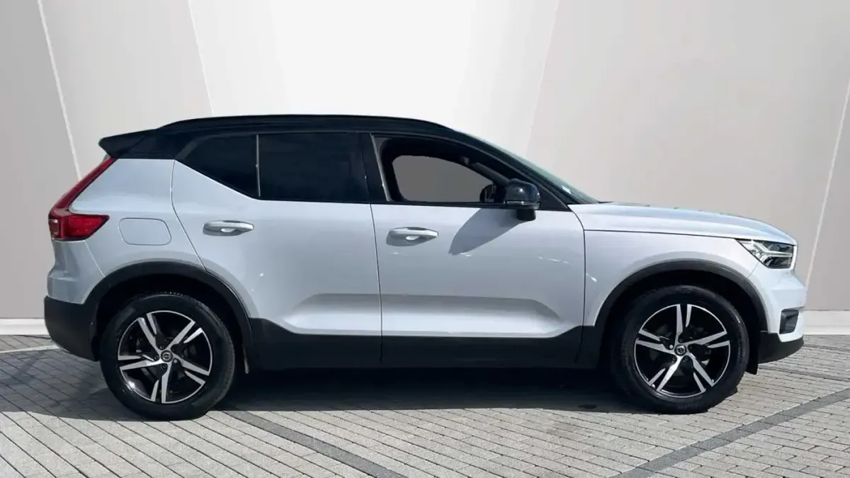 Used Volvo XC40 R-Design 148 HP (108 kW) 2020 SUV