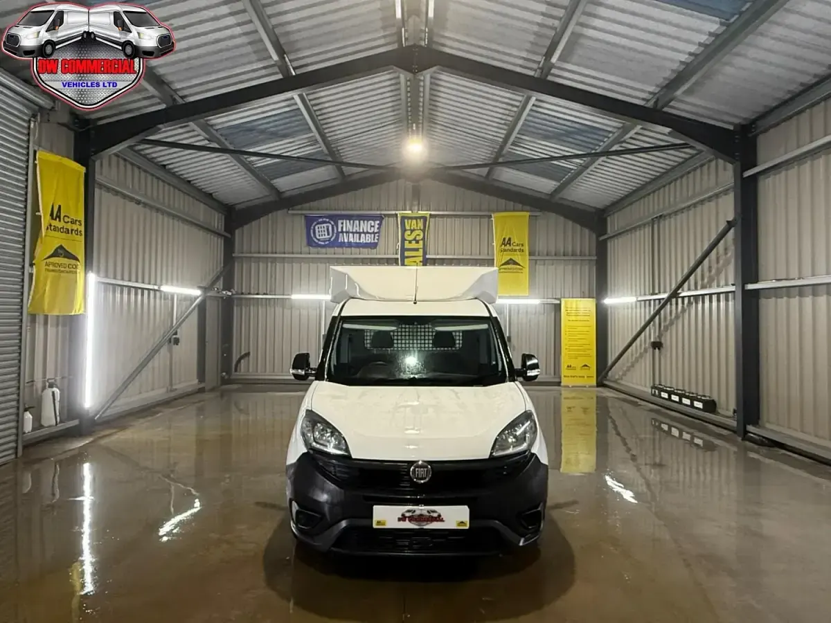 Used Fiat Doblò 105 HP (77 kW) 2021 White MPV
