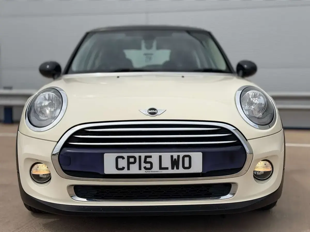 Used Mini Cooper Hatch 136 HP (100 kW) 2015 White Hatchback