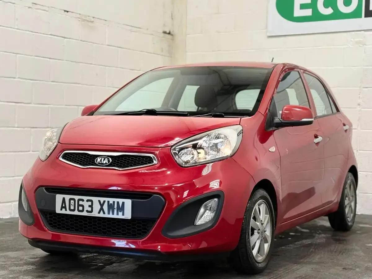 Used Kia Picanto 85 HP (62 kW) 2014 Red Hatchback