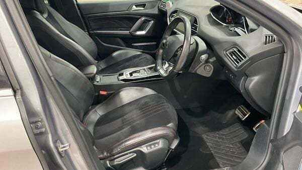 Begagnad Peugeot 308 GT-line 2015 Grå Halvkombi