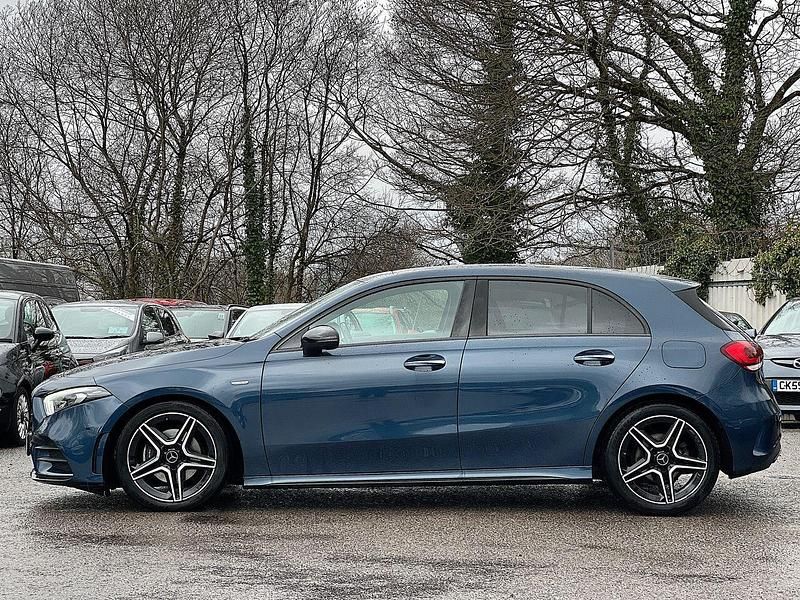 Used Mercedes A180 AMG line 134 HP (98 kW) 2022 Blue Hatchback