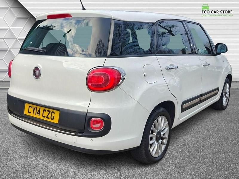 Used Fiat 500L Lounge 85 HP (62 kW) 2014 White MPV