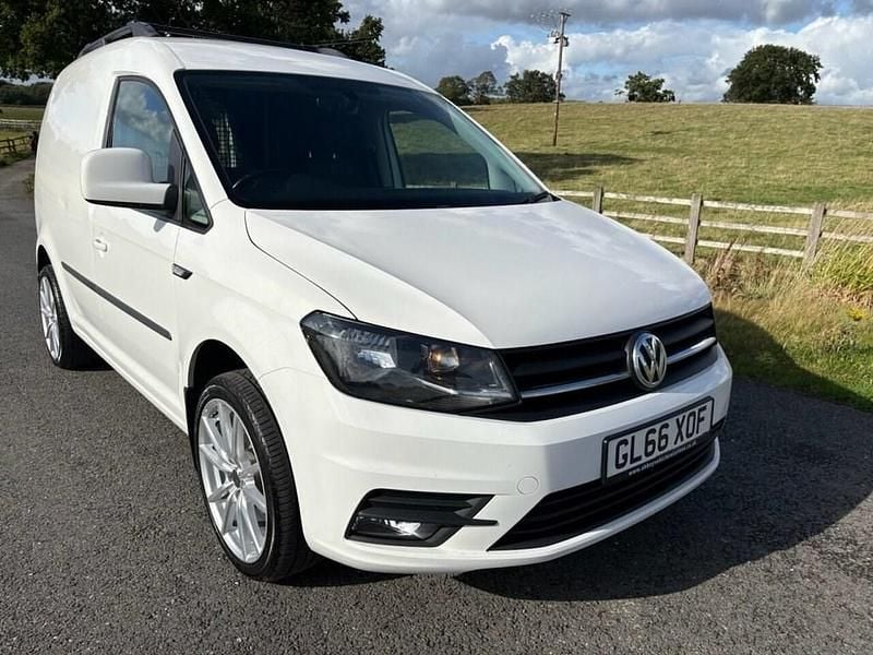 White Used 2016 VW Caddy Highline MPV | £9,990 (Good price) - Image 1/4