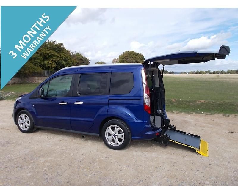 Used Ford Tourneo 2015 Blue MPV